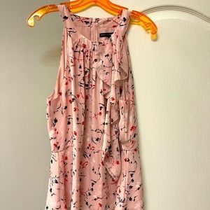 BEAUTIFUL White House Black Market Blouse